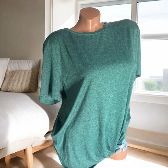 2 Green T-Shirts l 1 Twist Front l 1 Jersey Style l Short-sleeve l Plus l VGUC - Picture 3 of 12